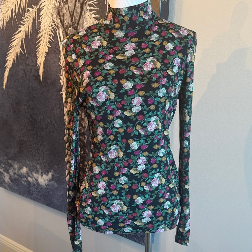 Nicole Miller Collecyion Floral Mock Neck Long Sleeve Top